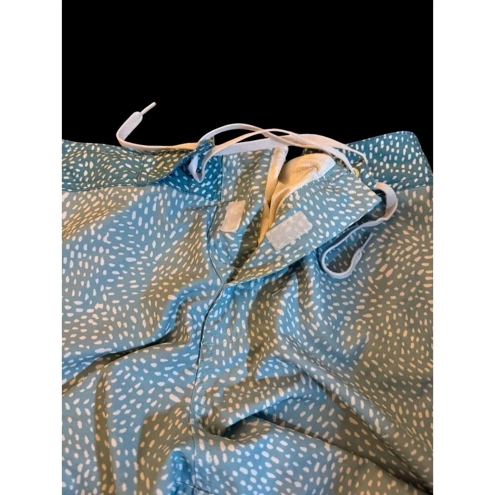 Chubbies Men's 32” Waist 6” Inseam Blue Pastel Patterned Swim Trunk Shorts